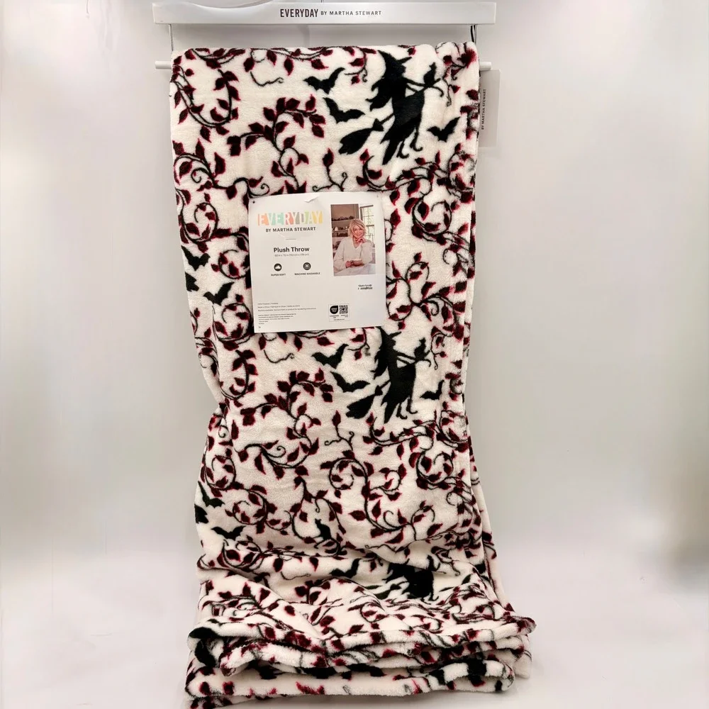 Martha Stewart Everyday Halloween Plush Throw Witches Bats Red Black Vines NEW